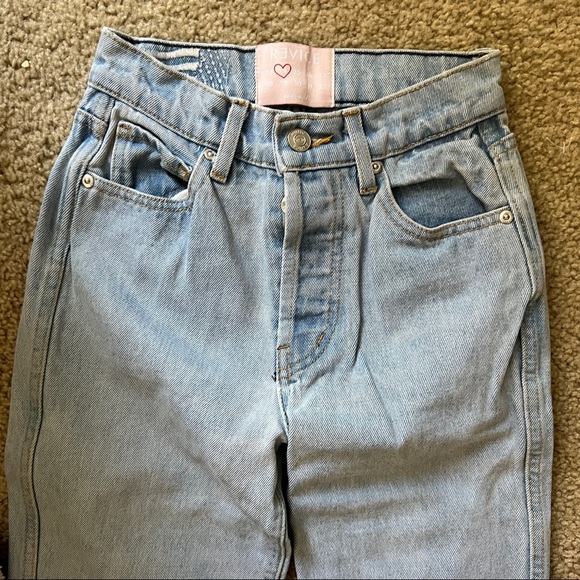 Revice denim size 24 runs small ((small hole under back belt loop)) - Picture 2 of 4